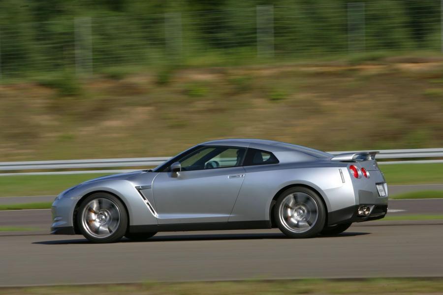  Nissan GT-R 2008 года  (US) (фото 30 из 52)